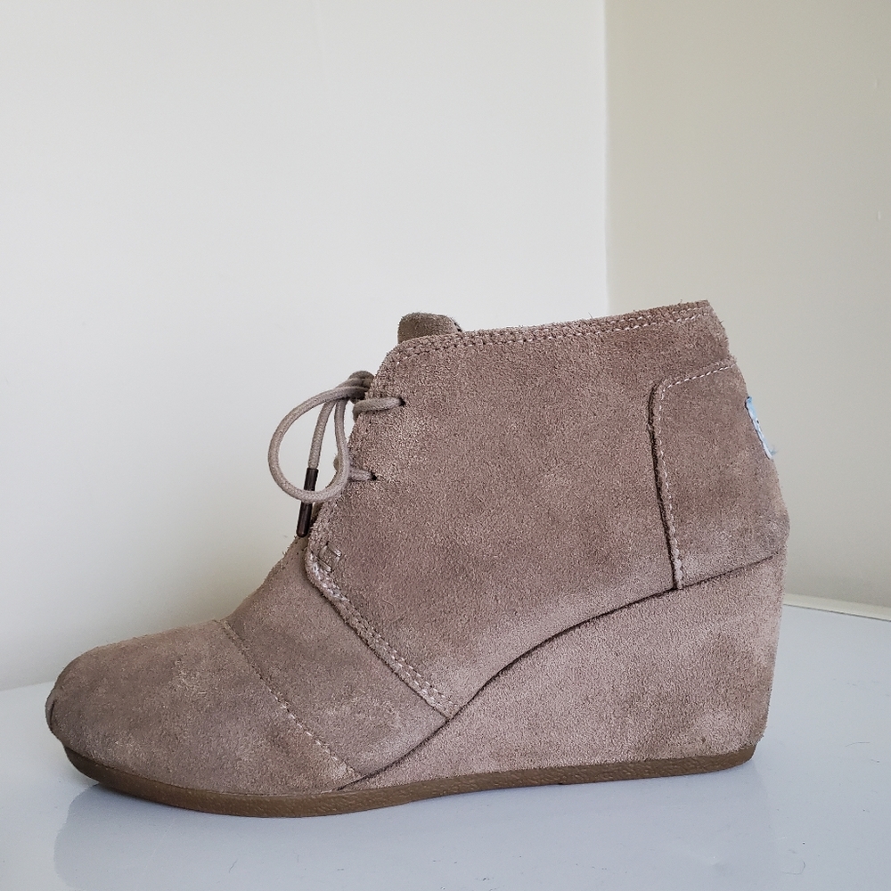 Toms wedge booties - super cute! - Picture 7 of 13